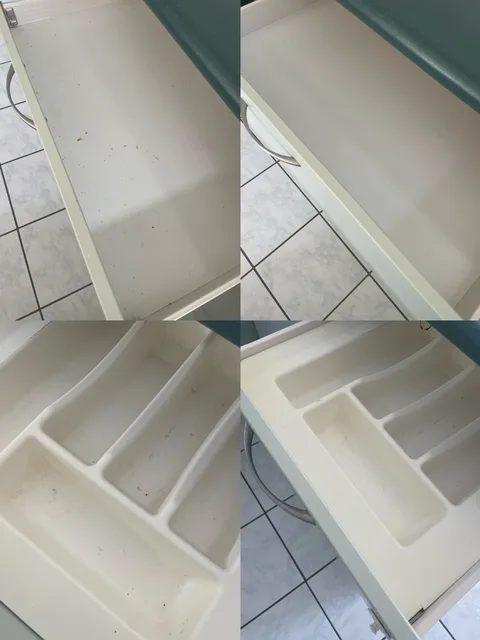 厨房抽屉内部四格照片，上方可见碎屑，下方为清理后的抽屉